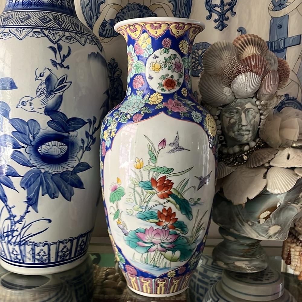 •VINTAGE MIDCENTURY CHINOISERIE VASE MAXIMALIST PALM BEACH CHIC•
